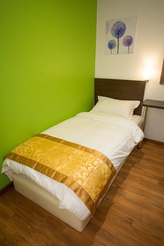 Hotel Zamburger Nur Ramadhan - Previously G Home Hotel كوتا بْهارو المظهر الخارجي الصورة